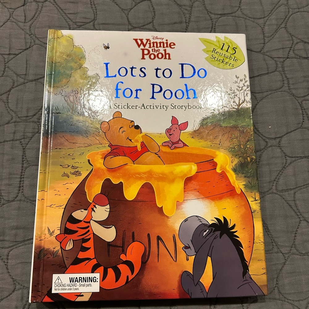 Disney Winnie the Pooh Sticker Book